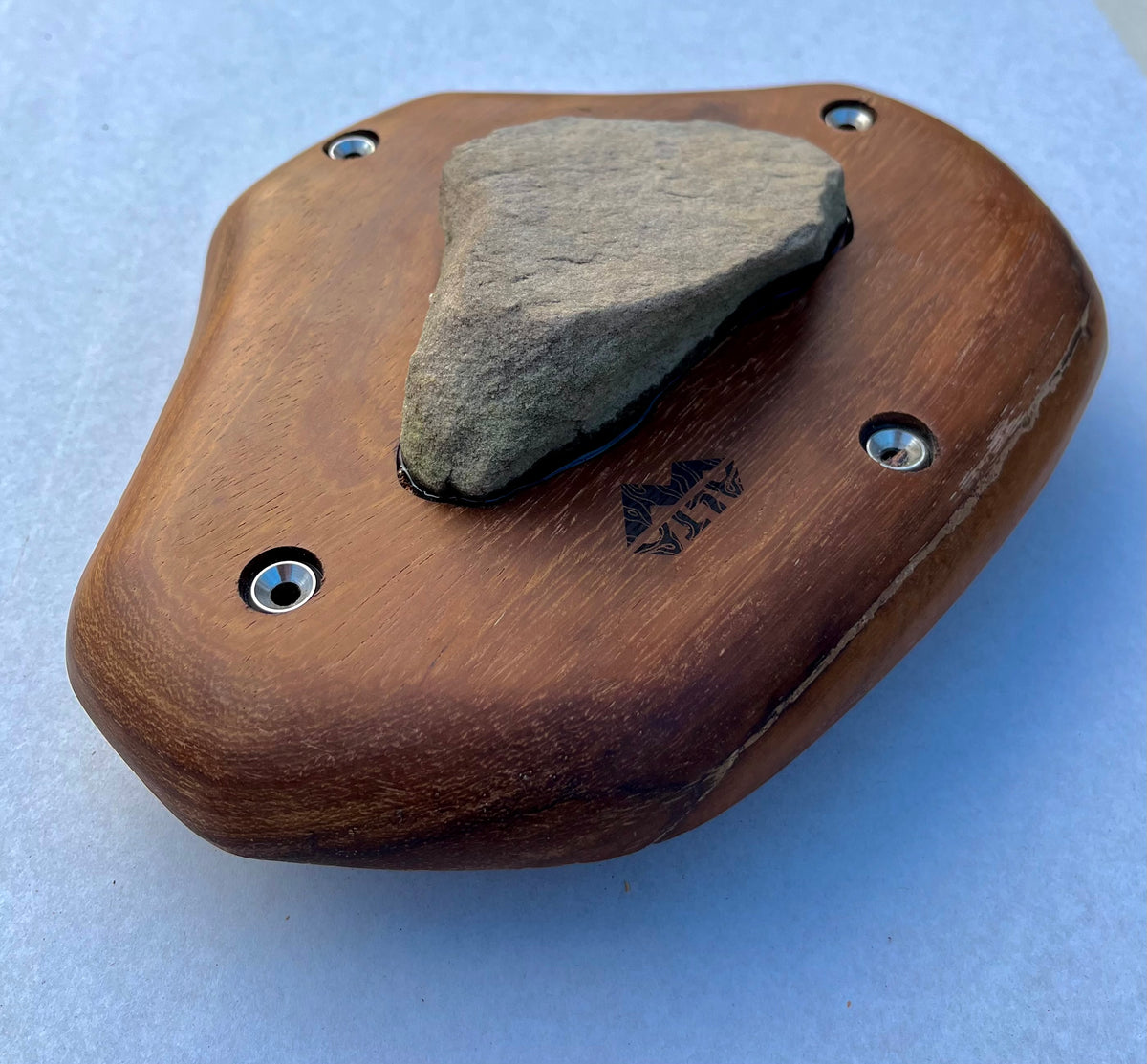 Stone N Wood Hold