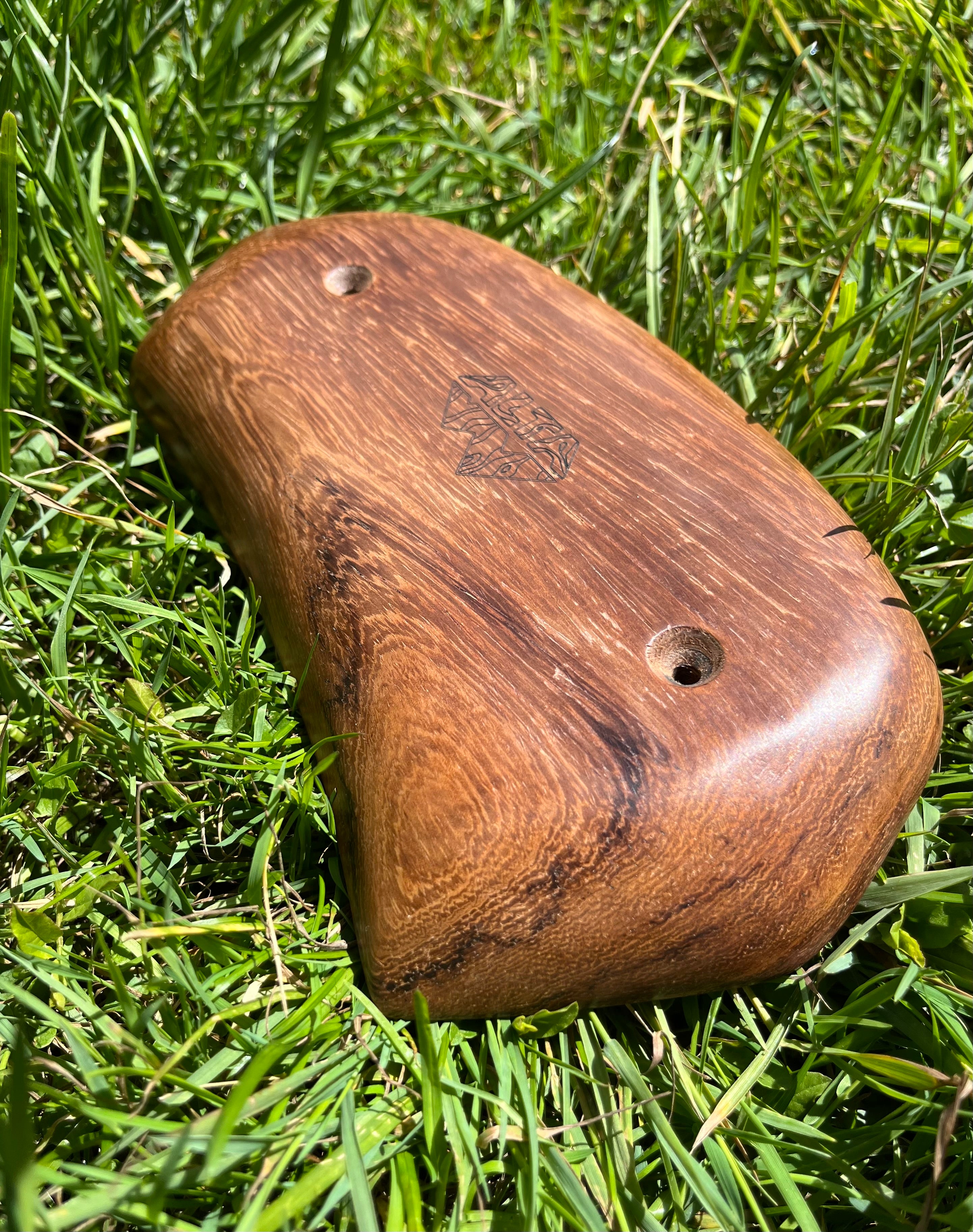 Walnut Round Edge (18mm)