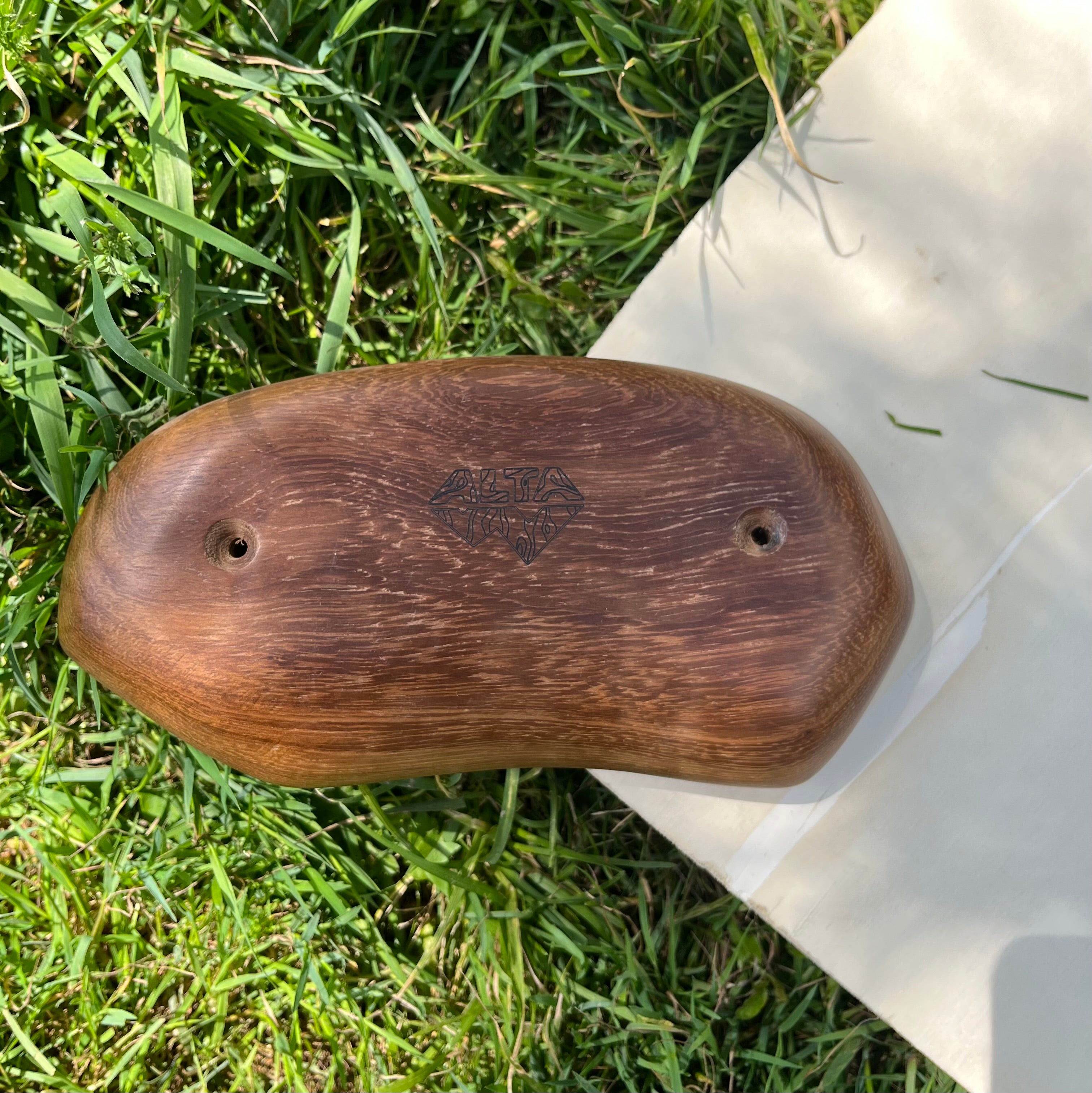 Walnut Round Edge (18mm)