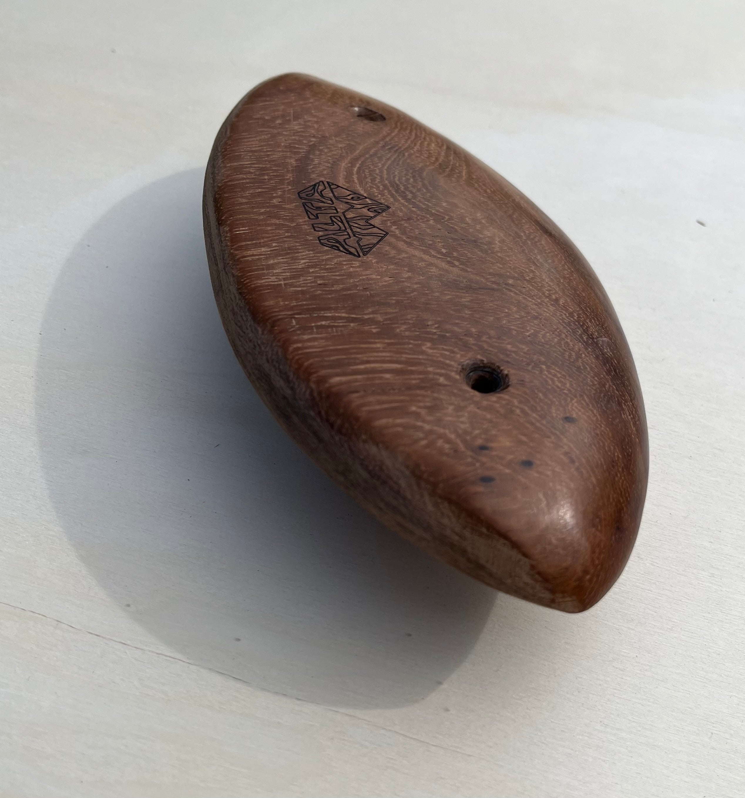 Walnut round edge (25mm)
