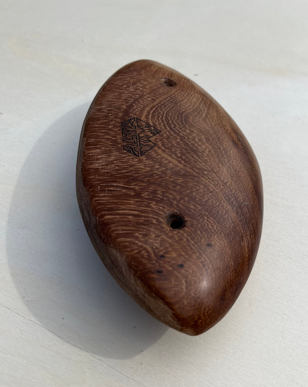 Walnut round edge (25mm)