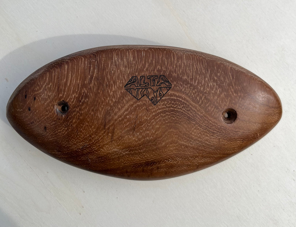 Walnut round edge (25mm)